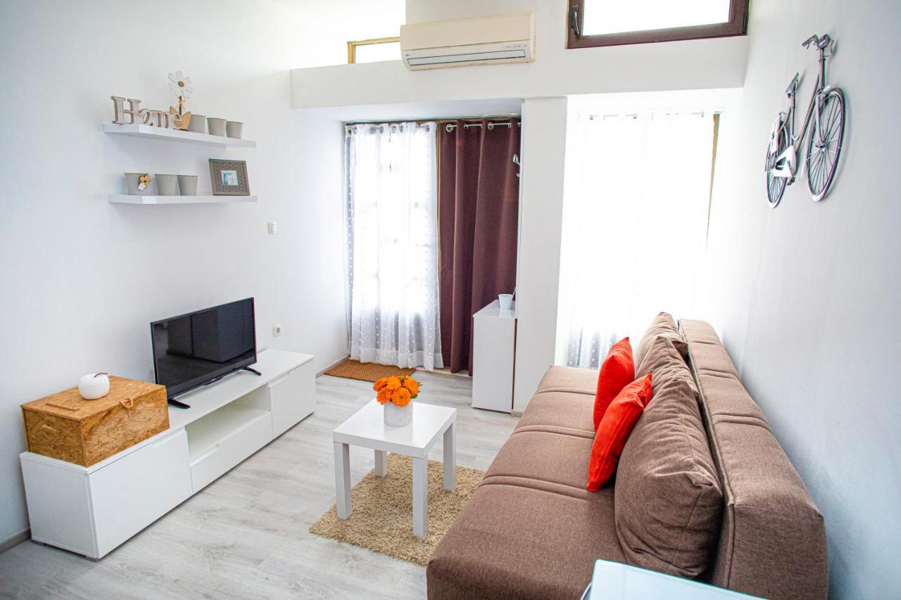 Apartments Silver Tree สปลิท ภายนอก รูปภาพ