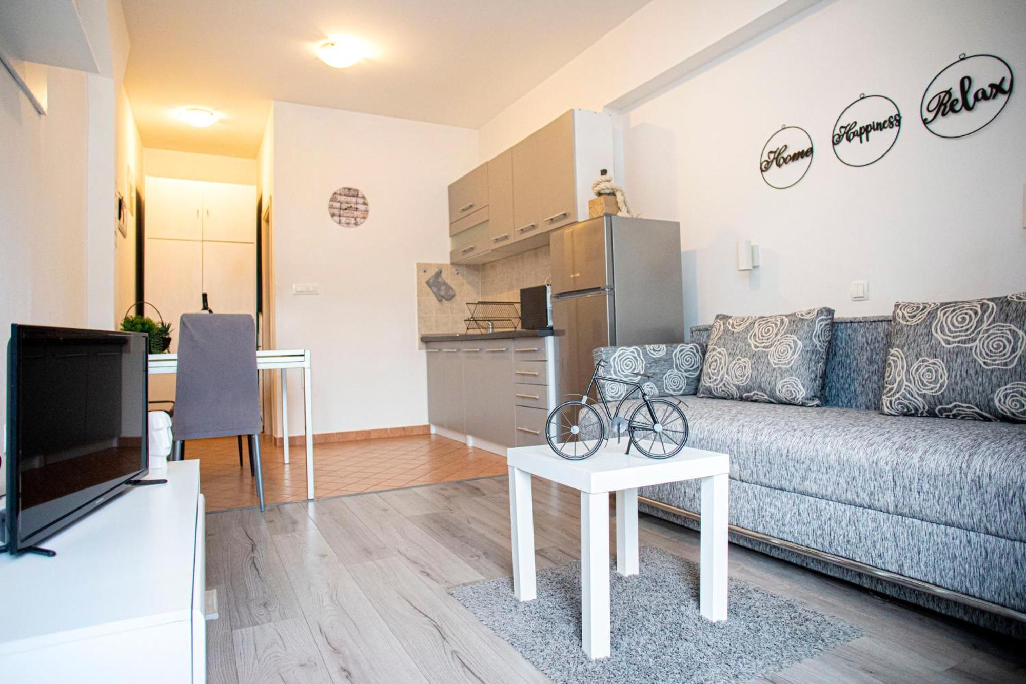 Apartments Silver Tree สปลิท ภายนอก รูปภาพ