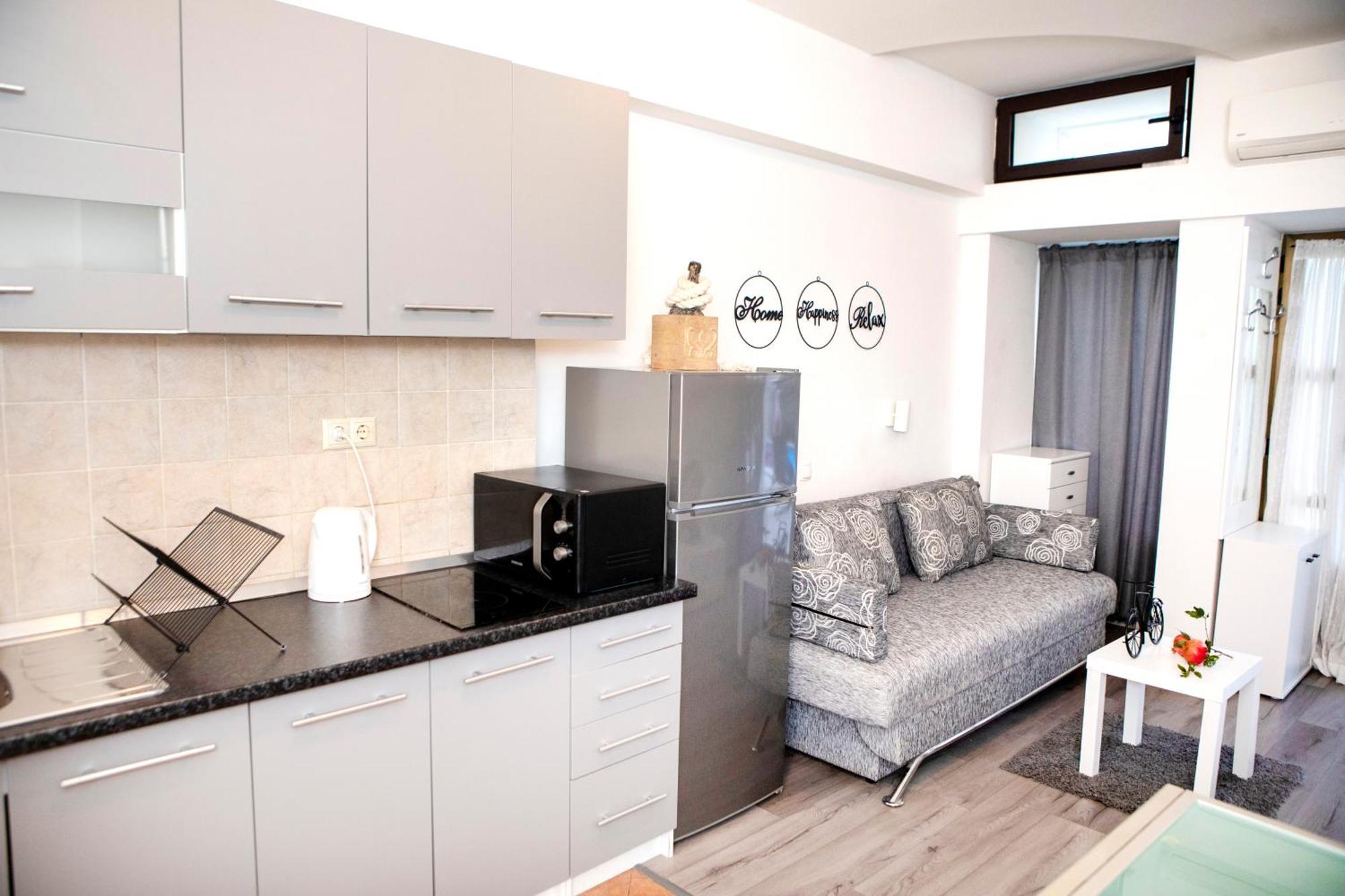Apartments Silver Tree สปลิท ภายนอก รูปภาพ
